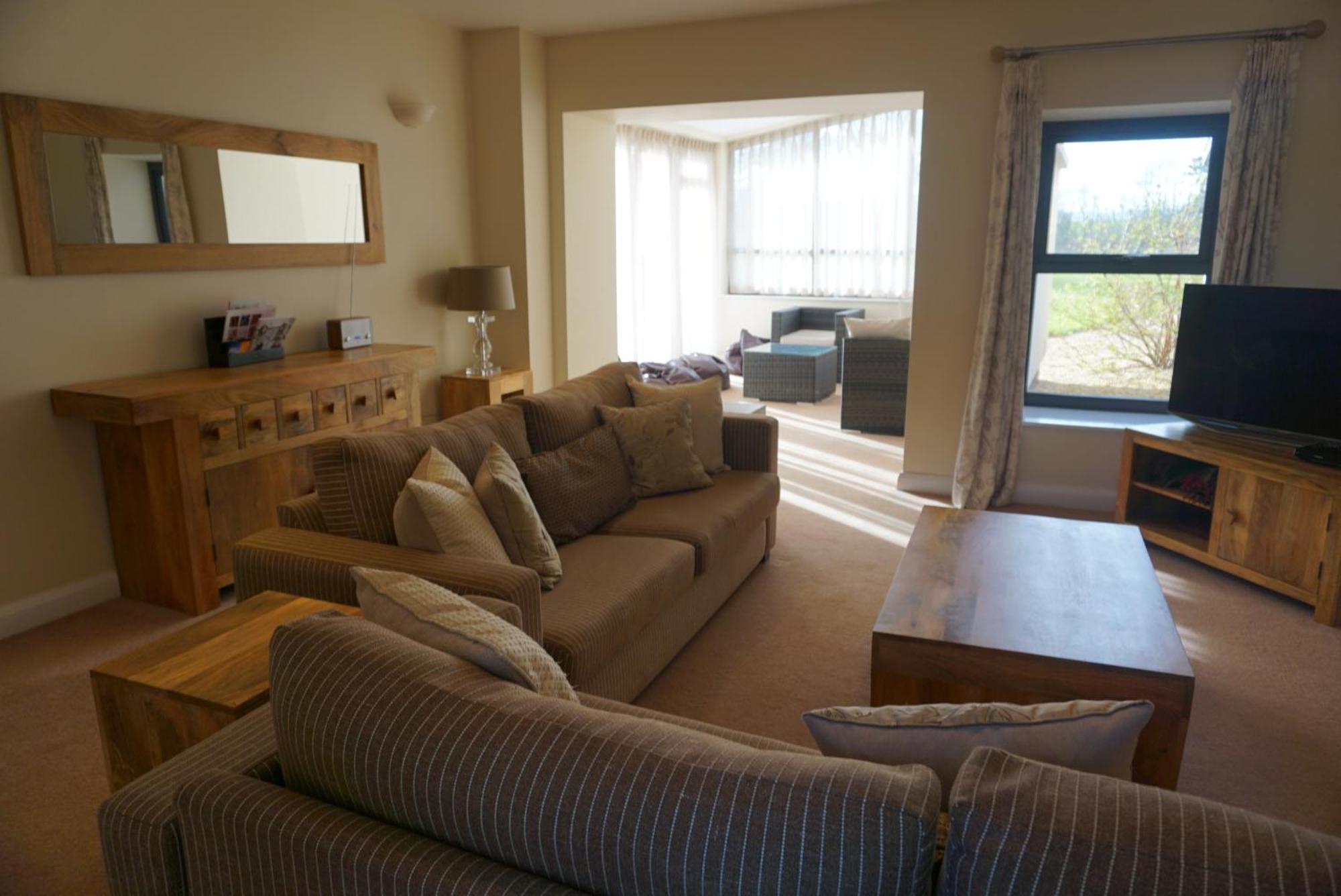 Hunter Lodges By Celtic Manor Νιούπορτ Εξωτερικό φωτογραφία
